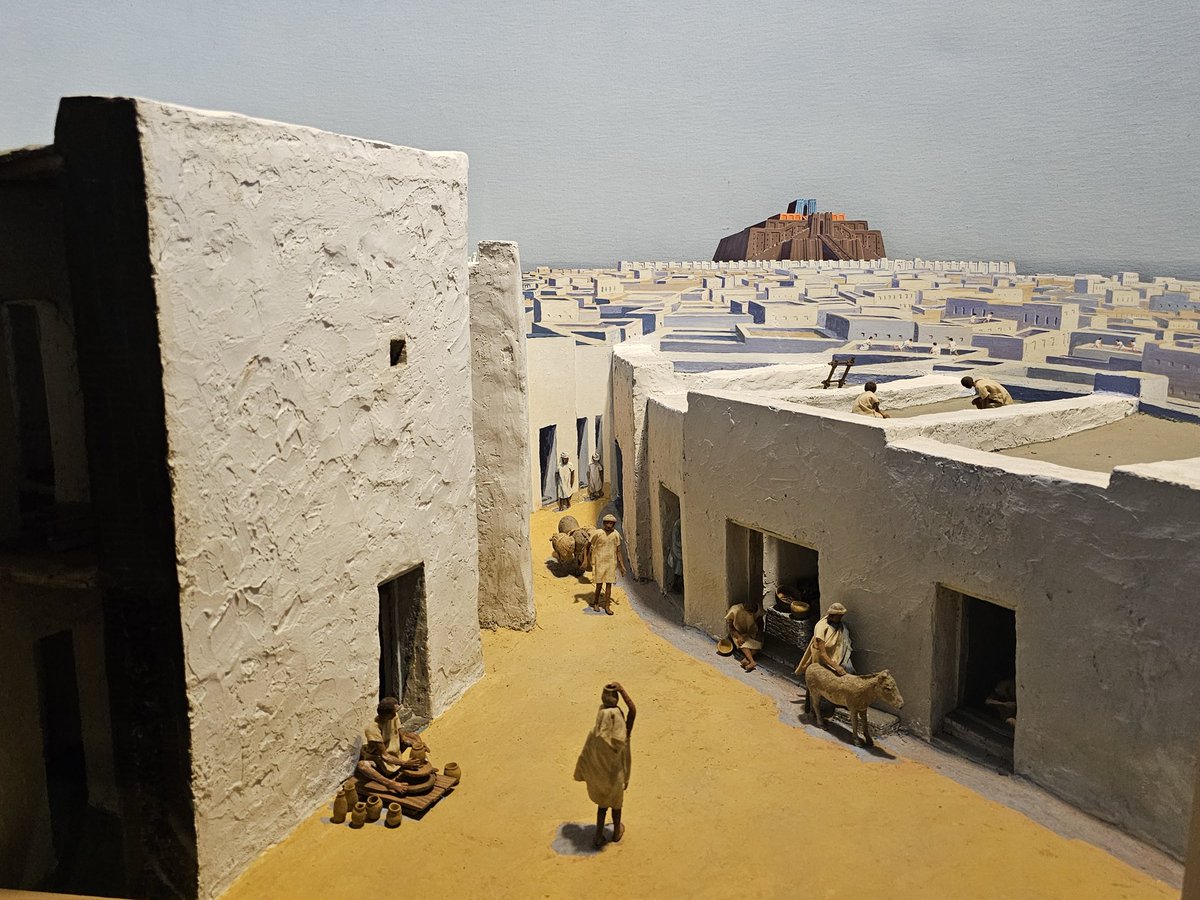 Trey_Explainer's tweet photo. Mesopotamian backrooms https://t.co/d93cxpezk6
