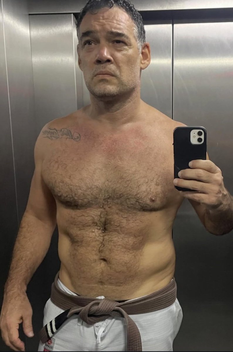 aquelecomt's tweet photo. Breno de Filippo 🤤 https://t.co/9gIl0Y50pn