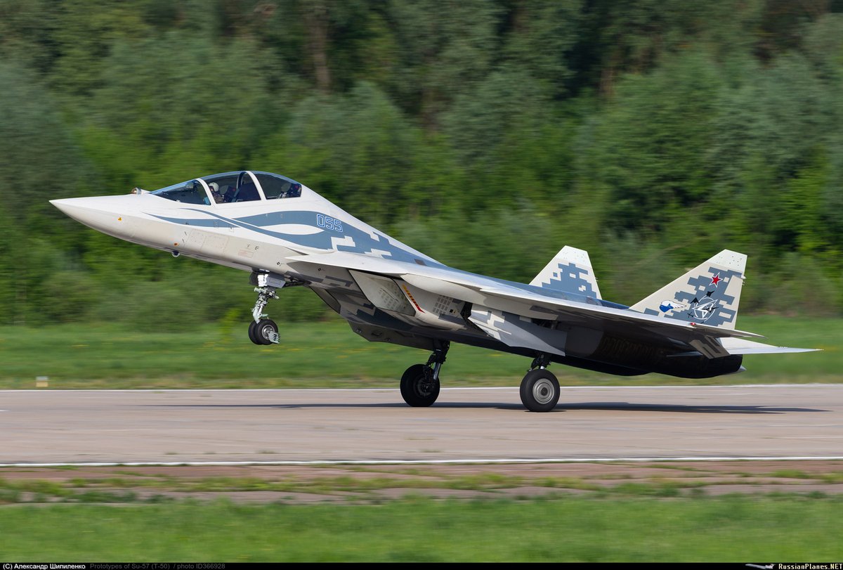 HEMemarian's tweet photo. A beautiful view of the two-seat Sukhoi Su-57D at Zhukovsky.
Photo by Alexander Shipilenko. https://t.co/AA0L2g9ibe