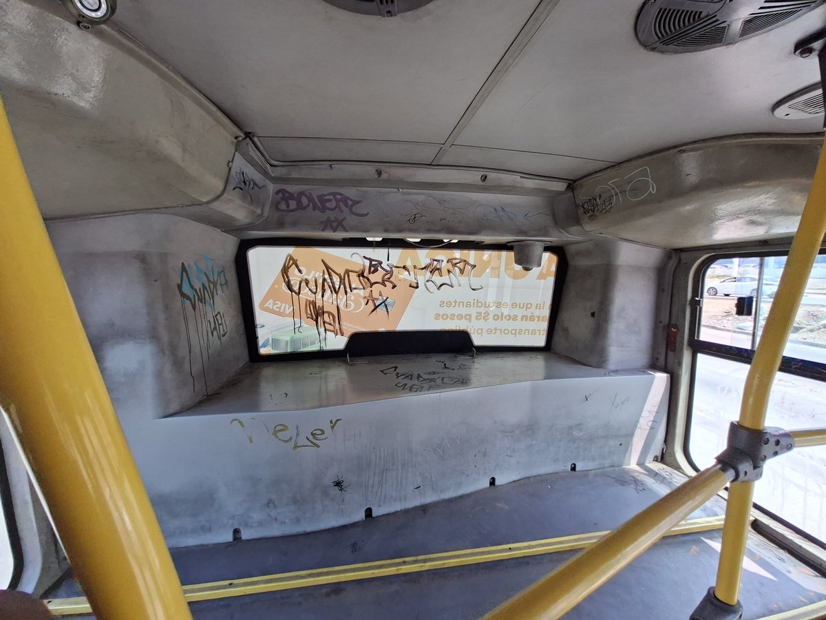 ye_jun_won's tweet photo. @TransporteJal @SITEURJAL @GobiernoJalisco Por que así vamos a recibir a los turistas con nuestro transporte de clase mundial ni número económico tenía T01 estación 8 de julio 11:15 https://t.co/tWCZeFO31v
