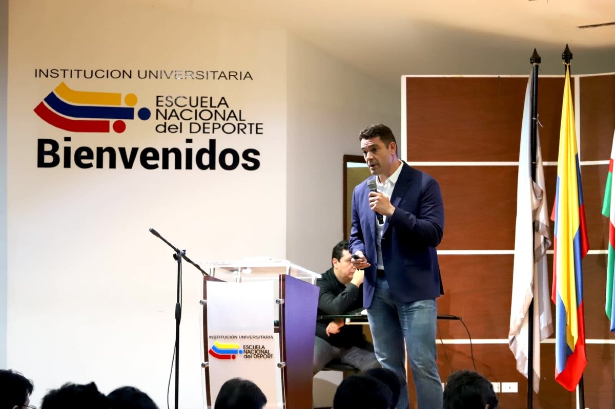 manelvalcarce's tweet photo. ✍️ Conferencia sobre Marketing Deportivo y la aplicación de la IA para los egresados de la Escuela Nacional del Deporte de Colombia. Excelente espacio de intercambio de conocimiento y experiencia 💪

#marketing #deporte #tecnologia #gestiondeportiva #ENDColombia #uaxmakers https://t.co/BBNCEWaZyJ