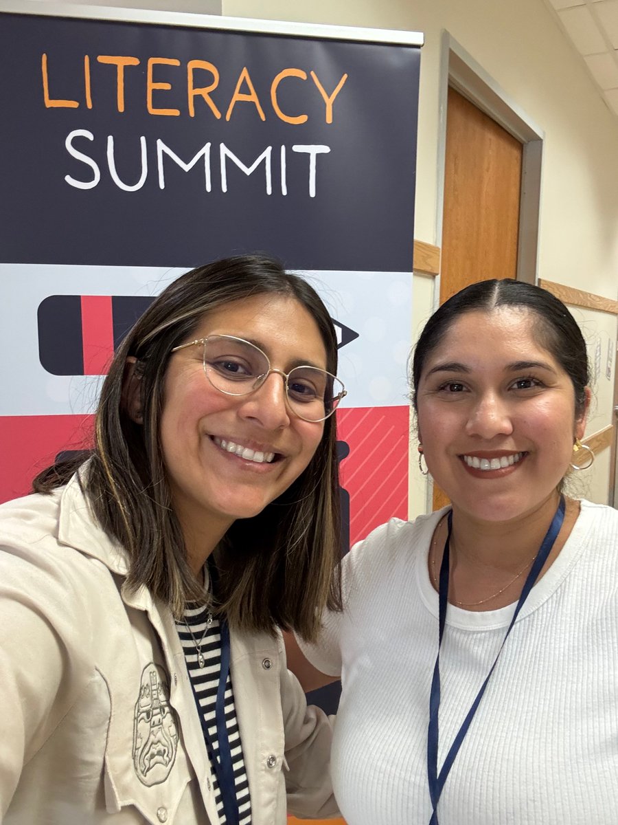 LockhartISD's tweet photo. 📚✨ #LockedOnExcellence all summer long! Teachers from Lockhart Junior High School and district leaders attended the Region 13 Literacy Summit to strengthen literacy instruction, explore the Science of Reading, and learn from Penny Kittle. 🍎✍️ #LISDWeAreHere #LockhartLeading https://t.co/kgN5DpG3Qw