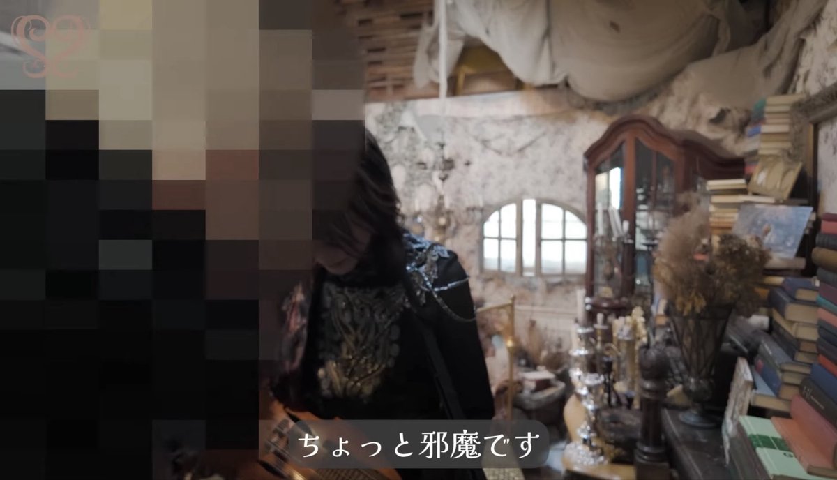 150ab77's tweet photo. 荒モザ処理されるリーダーw
モザイク貫通してくるリーダーw
Shinyaさんに邪魔って言われるリーダーw
「ハッハッハッ〜♪」ではけて行くリーダーw

【DIR EN GREY】MOBSのMVの撮影現場に潜入しました！【MOBS】 https://t.co/ylsNK2ZEFH @YouTubeより https://t.co/PUZIBQ81by