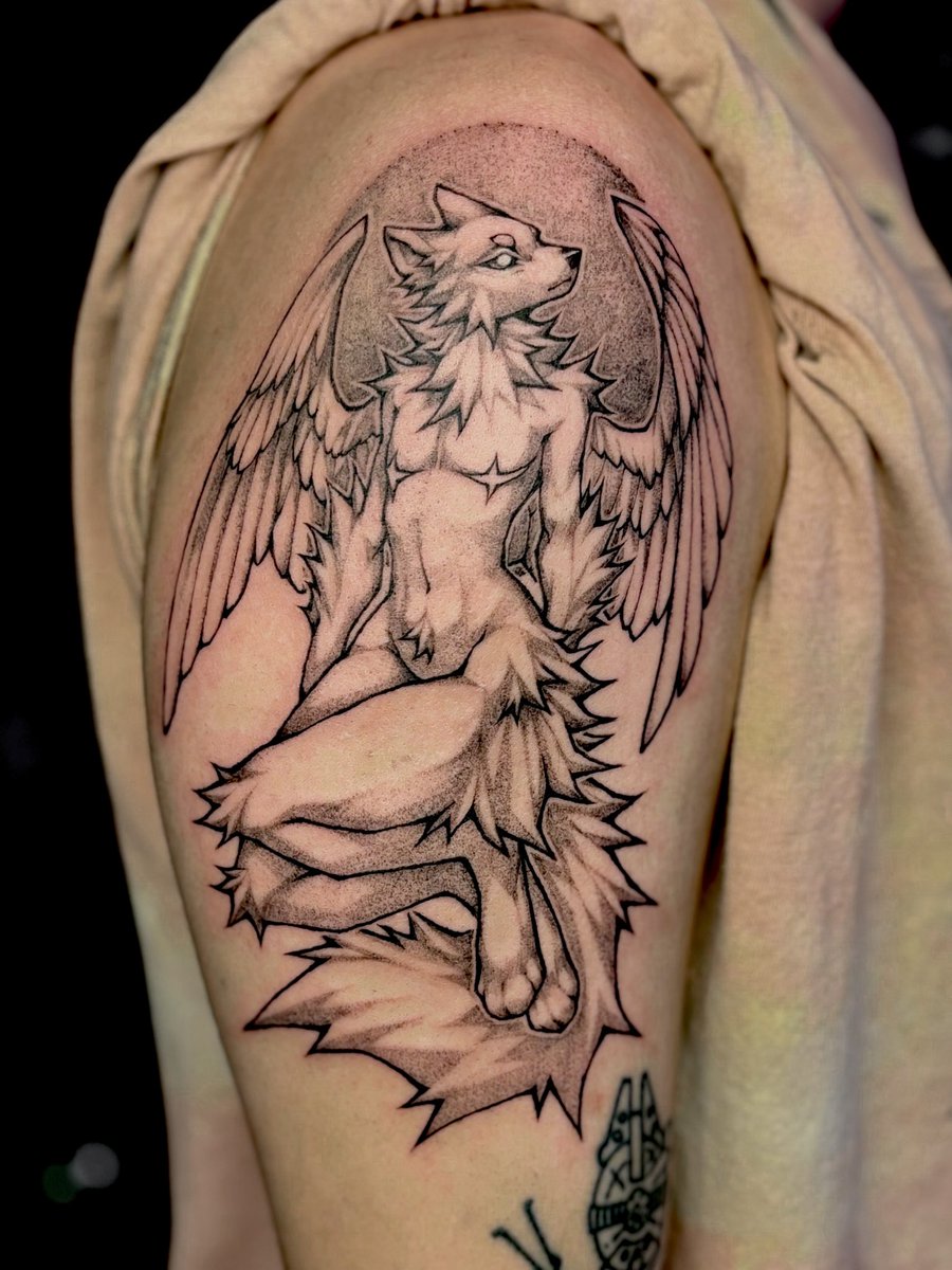taliruq_'s tweet photo. Do you want a tattoo at Eurofurence? I’ll be tattooing in Hamburg that weekend, DM me ❤️ https://t.co/s5WrcCjzqe