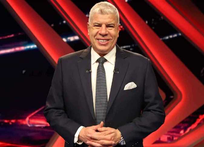 EgyProf's tweet photo. أحمد شوبير:

بتوع الفيفا كانوا عايزين يصوروا معايا عشان كاس العالم ويعملوا ربط بين احمد شوبير ومصطفى شوبير واني لعبت كاس عالم وهو هيلعب كاس عالم، حد تبع الفيفا جالي البيت بعد ما صور معايا بصلي كده وقالي ما انت طيب اهو واسهل واحد اتعاملت معاه اومال كانوا مخوفني منك ليه؟ والحقيقة ان ناس كتير واخدة عني فكرة غلط لكن انا ممكن اكون صارم وصعب على الشاشة لكن في الحقيقة اي حد بيتعامل معايا بيحبني وبيلاقيني بتعامل ببساطة
