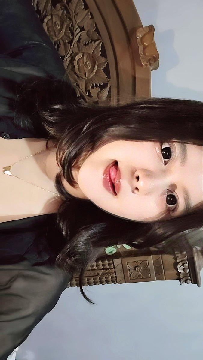 consahhh's tweet photo. omo omo https://t.co/cwvTbN4f5B