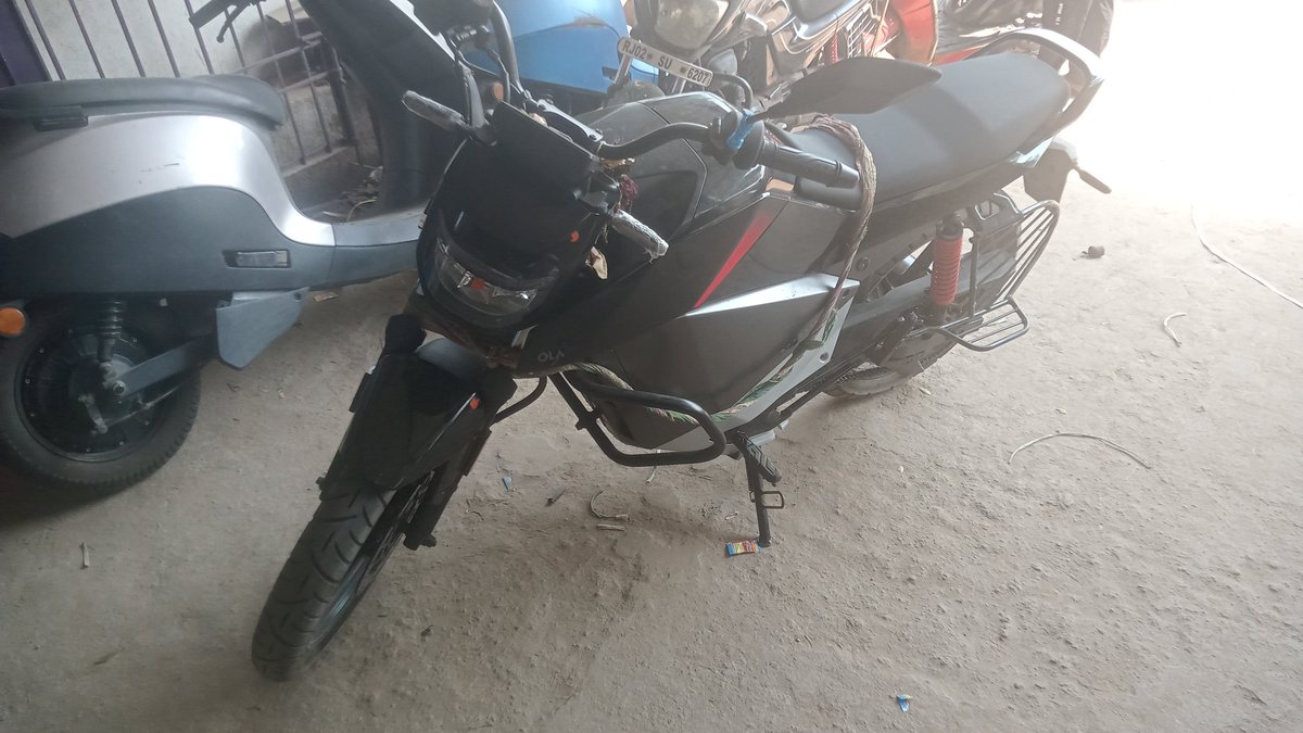 Babu05996641454's tweet photo. @moneycontrolcom @BhavyaDKumar Don't waste your time as well as money with Ola Customer Care either. They act polite and pretend they are helping, but itโs all a show. In reality, they do absolutely nothing to fix your issues. It honestly feels like a massive scam. Buyer beware! โ #OlaElectric #Day #Endiceage https://t.co/4Vd9pcEs8M