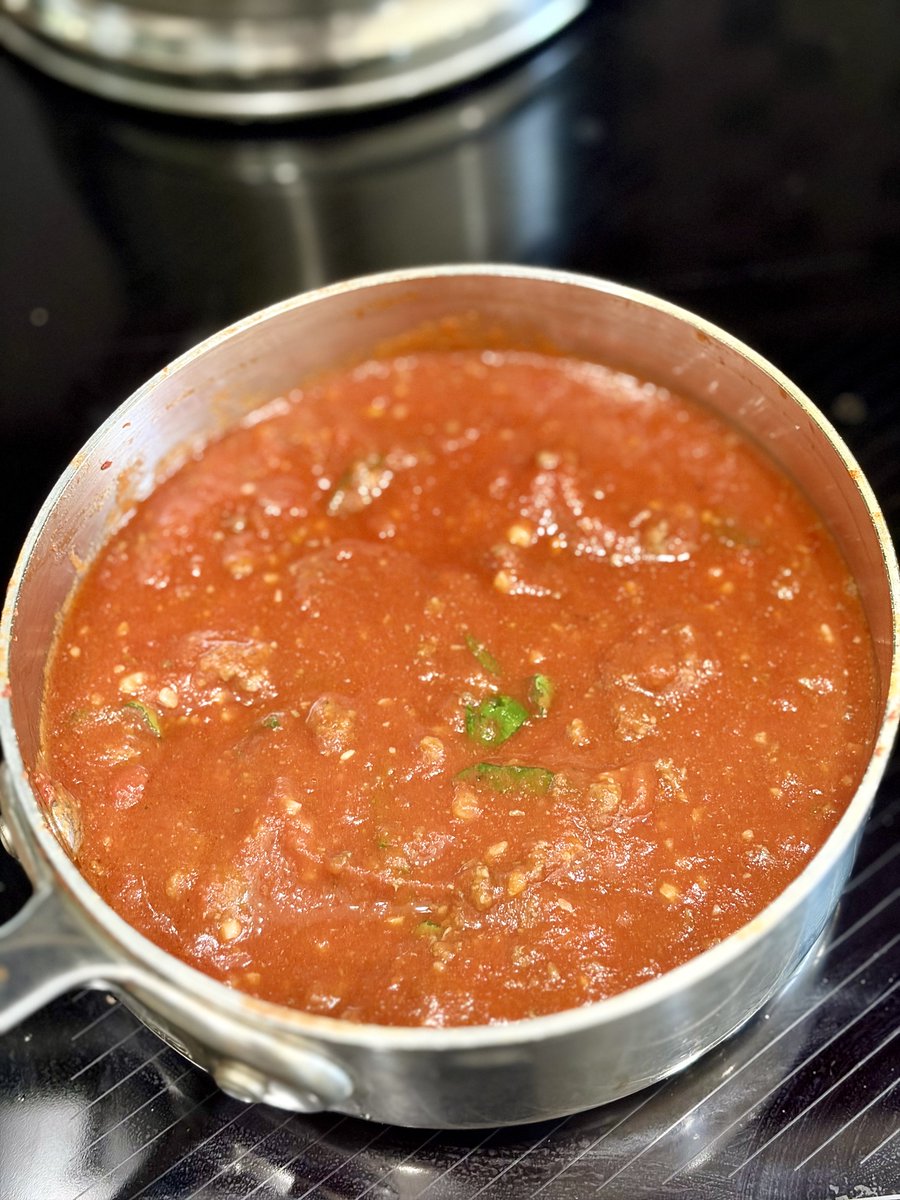 AuntyMarjry's tweet photo. Marinara Meat Sauce (small batch w/rich sauce from San Marzano can and leftover ground beef from TacoTuesday... garlic, herbs, wine) #hobbychef #emptynestcafe https://t.co/UJmPEGSkLq