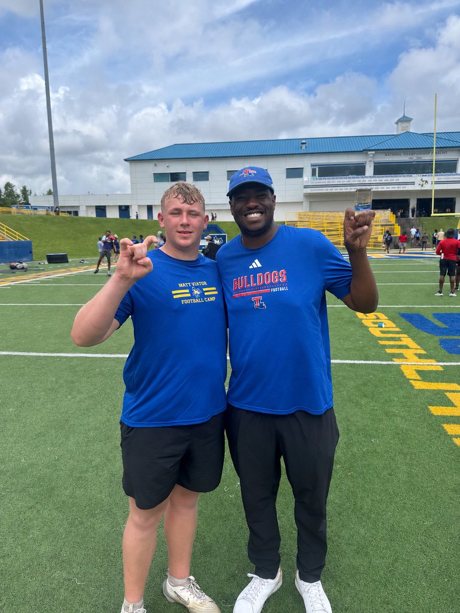 dawson_moran27's tweet photo. Also had an amazing conversation with @Bigvin78 after camp as well and can’t wait to get out to @LATechFB and tour the facilities and meet the staff‼️‼️‼️ https://t.co/fyTWxiy4mB