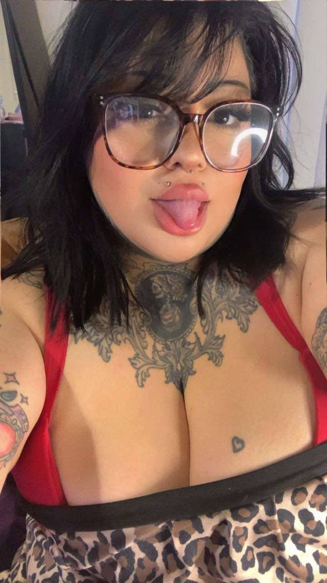 bratt_phat's tweet photo. Swipe and see a Fat and hairy nerdy pussy. Repost for a freebie to keep🫦 https://t.co/KVL90iwuq9
