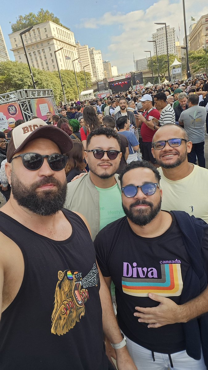 andr3_fp's tweet photo. 25ª Feira LGBT+ https://t.co/YlknKHLCFE