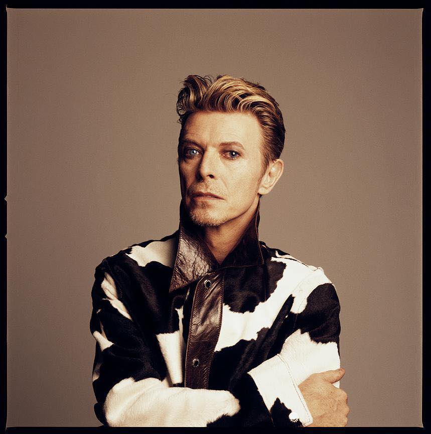 davidbowie_news's tweet photo. David Bowie, 1995, by Michael Lavine. https://t.co/4fTbtLUY85