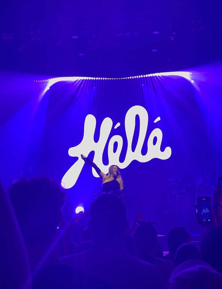 maelleb07's tweet photo. un an de la toute première fois où j'ai vu Héléna hors star ac tour ✨�� https://t.co/n3JyOHUEQ9