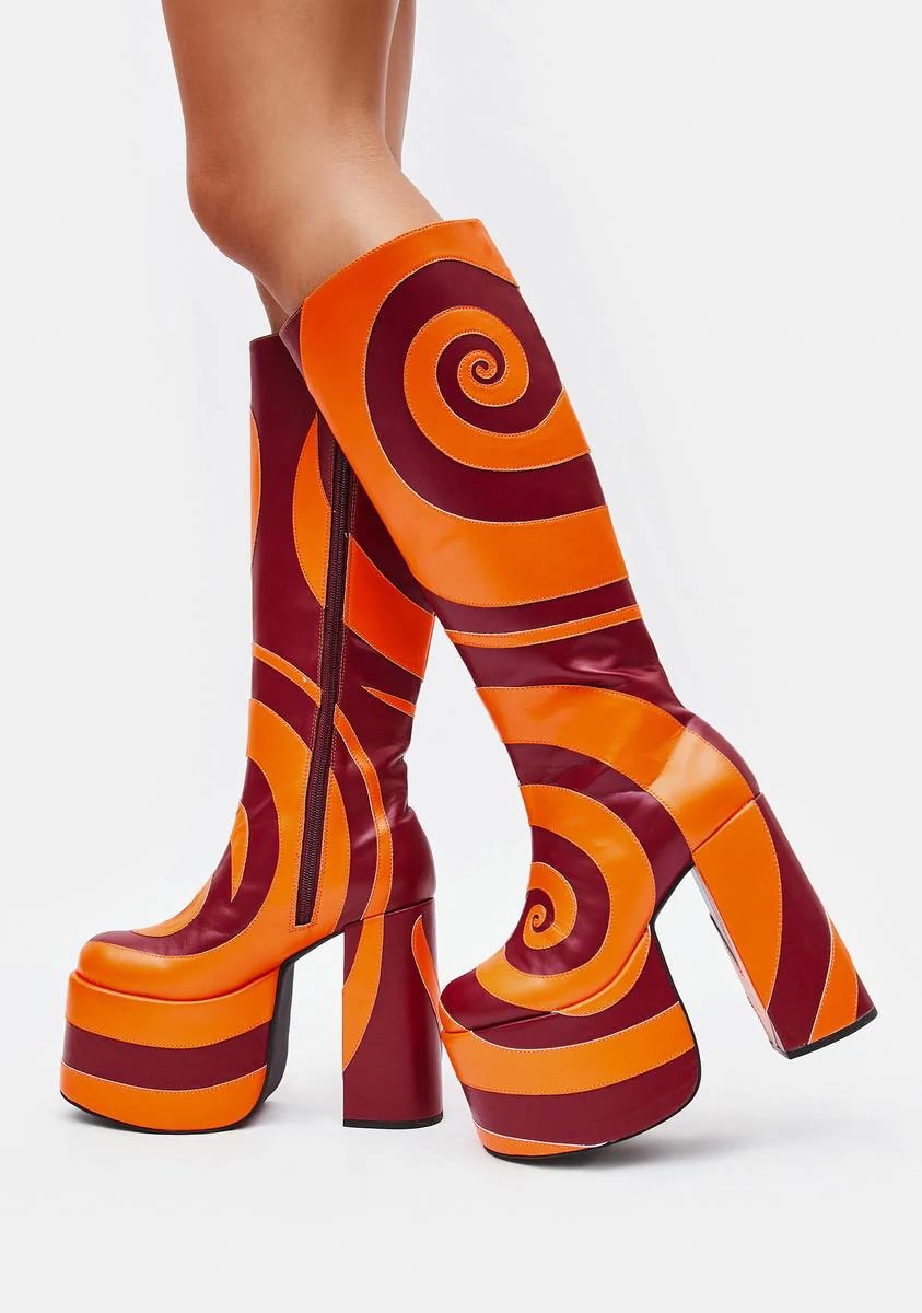 _Coalt's tweet photo. D’ailleurs j’y repense à la Rêves de Lyon y’avais une meuf elle avais cette paire de dollskills, j’suis trop jaloux frr j’vais commencer à porter des talons juste pour ça https://t.co/bdaaI1TT84