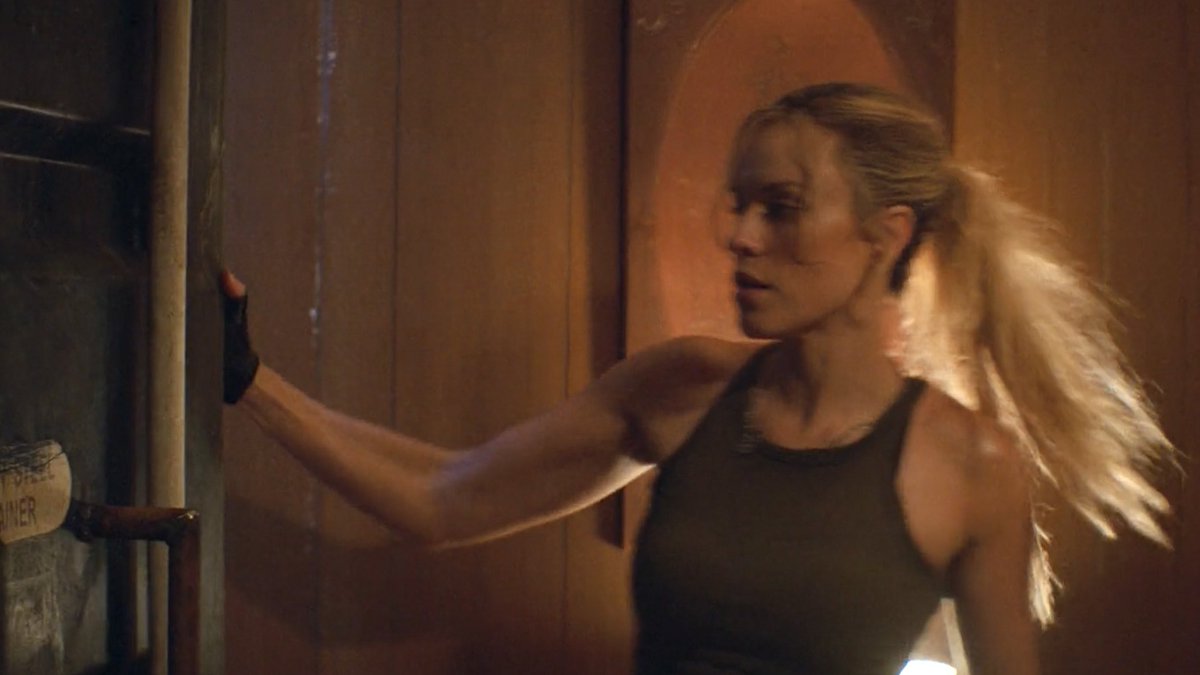 ouiouicwoissan's tweet photo. guys, the muscle definition 😩 oh my goodness gracious, sonya blade https://t.co/54iVaR7Wws