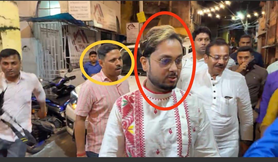 indiceconomics's tweet photo. The guy who broke my thumb i.e. 98 no. Ward TMC Youth President.
P.S.- The screenshot from the TV channel is from the day he beat up BJP workers in front of the Netaji Nagar Police station. https://t.co/XjqkDFwk0W