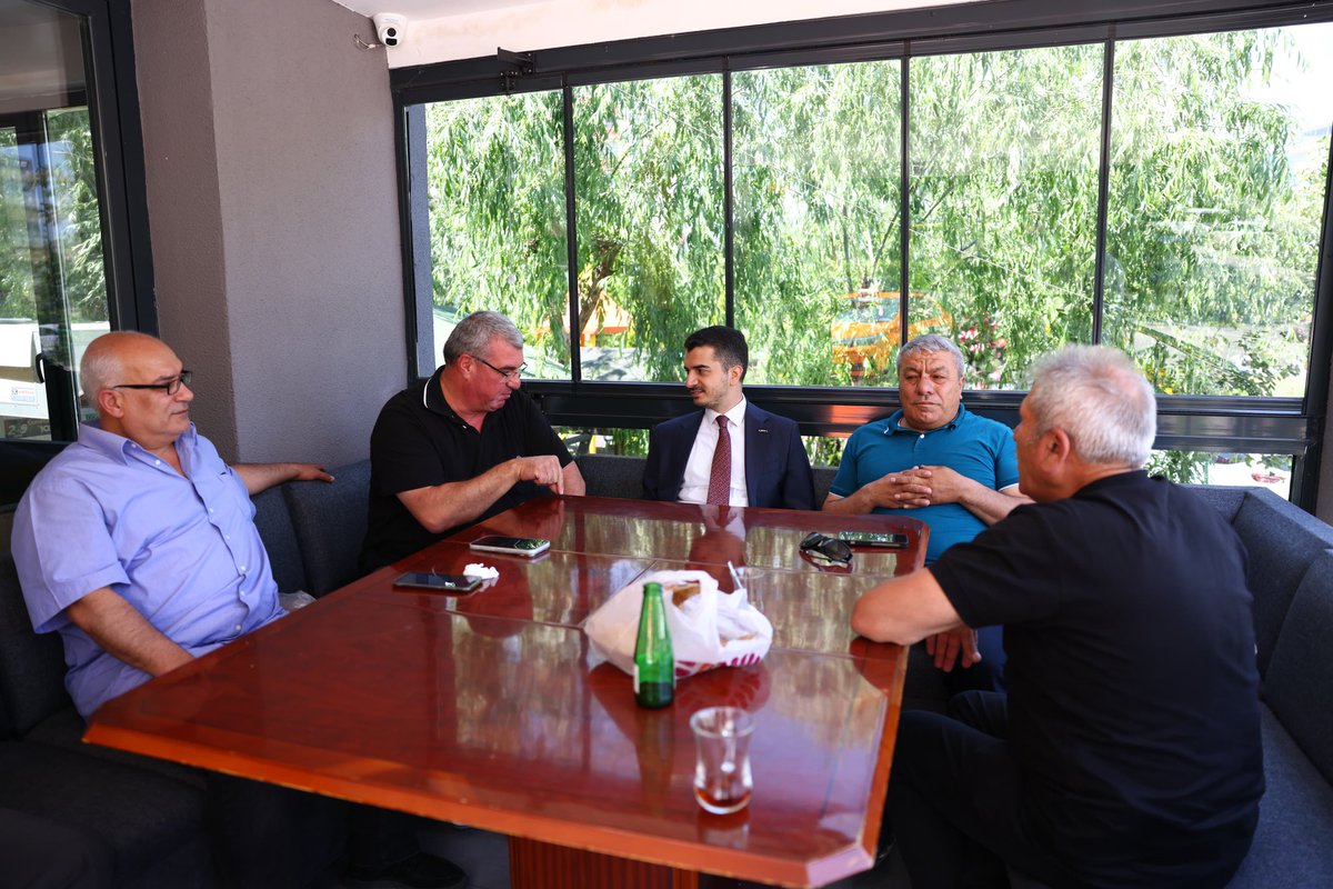 hcanguner's tweet photo. Taksici esnafımızı ziyaret ettik, iki yıllık hizmetlerimizi ve geleceğe dair projelerimizi paylaştık. 

Samimi sohbetleri, gönülden destekleri ve misafirperverlikleri için teşekkür ediyor, hayırlı işler diliyorum. https://t.co/E3WQylGCp9