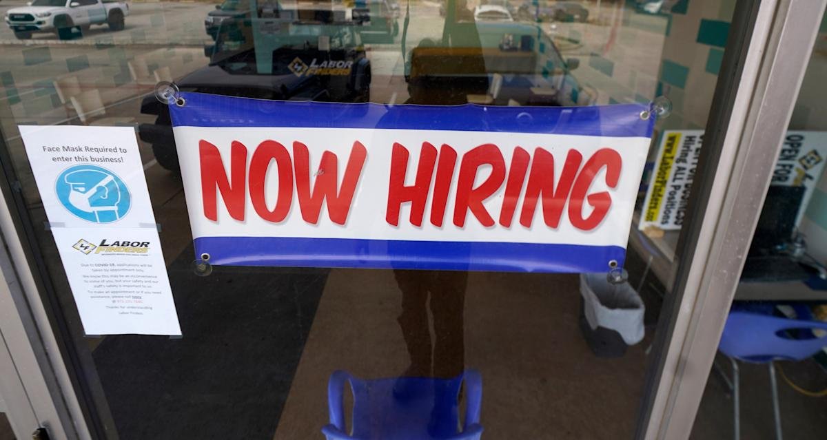 QuantBuilderAI's tweet photo. https://t.co/aGlO7pTz7N

"Here comes the jobs report: What to expect from Friday's reveal"

The jobs report is set to reveal payroll growth and steady unemployment this Friday.

Economists predict 85,000 new jobs added in May. - per Yahoo Finance

#stocks #investing #fyp #business #finance