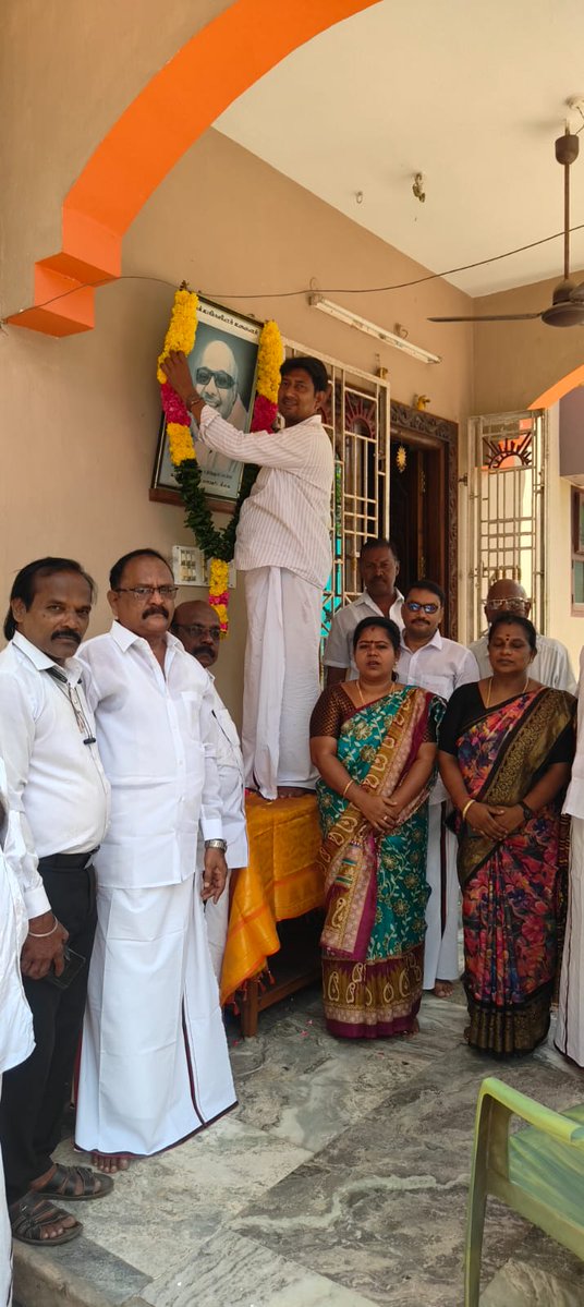 batcha_d's tweet photo. தமிழினத்தின் ஒப்பற்ற ஒரே தலைவர்,செம்மொழி நாயகர்,எங்கள் பராசக்தி நாயகருக்கு 103 பிறந்தநாள் வாழ்த்துக்கள்....🖤❤️🔥
#kalaignar103 

#KalaignarForever 
#kalaignar #kalaignarbirthday #mkstalin #udhaynidhistalin https://t.co/pqcHV3RiOe