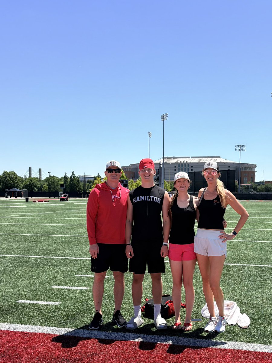 BradySoliday's tweet photo. Thanks to @OhioStateFB for a great camp. Special thanks to Coach Billy Yates and Coach Larry Johnson @R2X_Rushmen1 

1. Faith 2. Family 3. Football 

“Greatness isn’t for the chosen few, it’s for the few who choose it.” https://t.co/UvyGOVmfx0