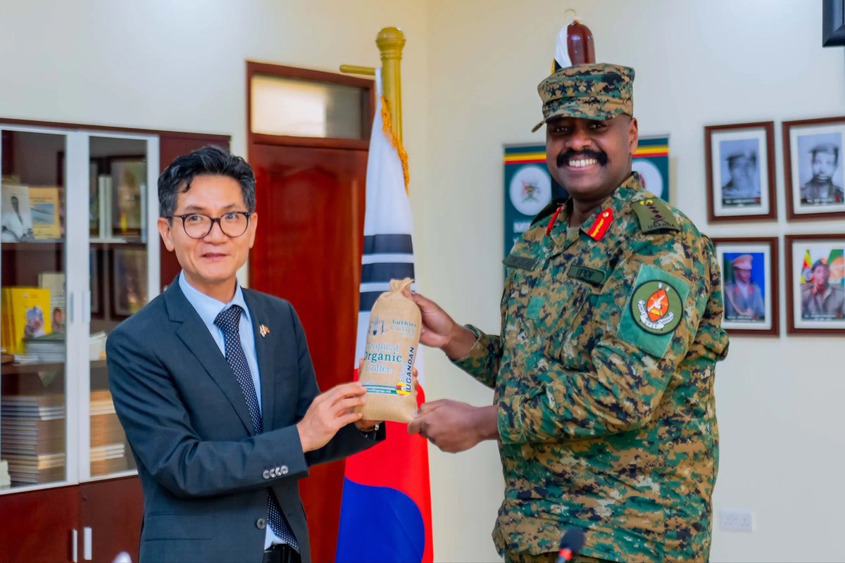 BalaamBarugahar's tweet photo. Today, Generational Leader and CDF Gen. @mkainerugaba hosted H.E. Park Sung-Soo, outgoing Ambassador of South Korea to Uganda, for a farewell engagement at the Special Forces Command headquarters, Entebbe. https://t.co/wmRKyMWsUV