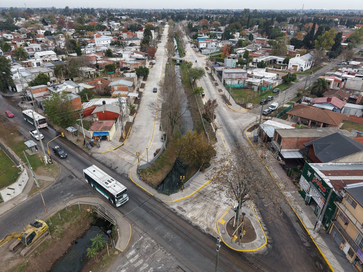 Nardini_Leo's tweet photo. ¡El nuevo pavimento de la calle Hooke entre Guayaquil y Av. Olivos en Grand Bourg está habilitado! 💪🎀 https://t.co/UFBgd4M1IX