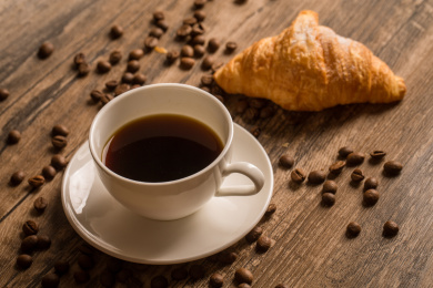 h0llywoodsource's tweet photo. Just spent 20 mins waiting for my coffee and got a free pastry instead — small wins make my whole day feel softer , https://t.co/XmBbADOSyL
