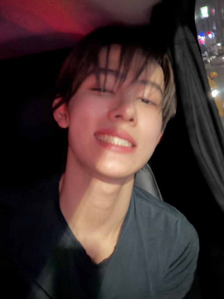 strawberiewyy's tweet photo. #hyeonkeon au
bagaimana bisa kana (kh) tak menyadari bahwa ia memiliki pengemar pribadi yang begitu amat terobsesi dengan dirinya?.. https://t.co/CVirEsvpvO