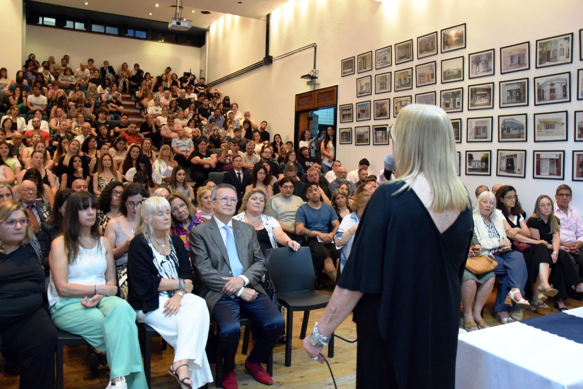 LaFEB's tweet photo. #InstitutoFEB
WALTER BALQUINTA SE DESPIDIÓ DEL INSTITUTO Y ASUMIERON LAS NUEVAS AUTORIDADES

📌Nota completa👇
https://t.co/diFeeIO4Mj https://t.co/M50gOFbLsY