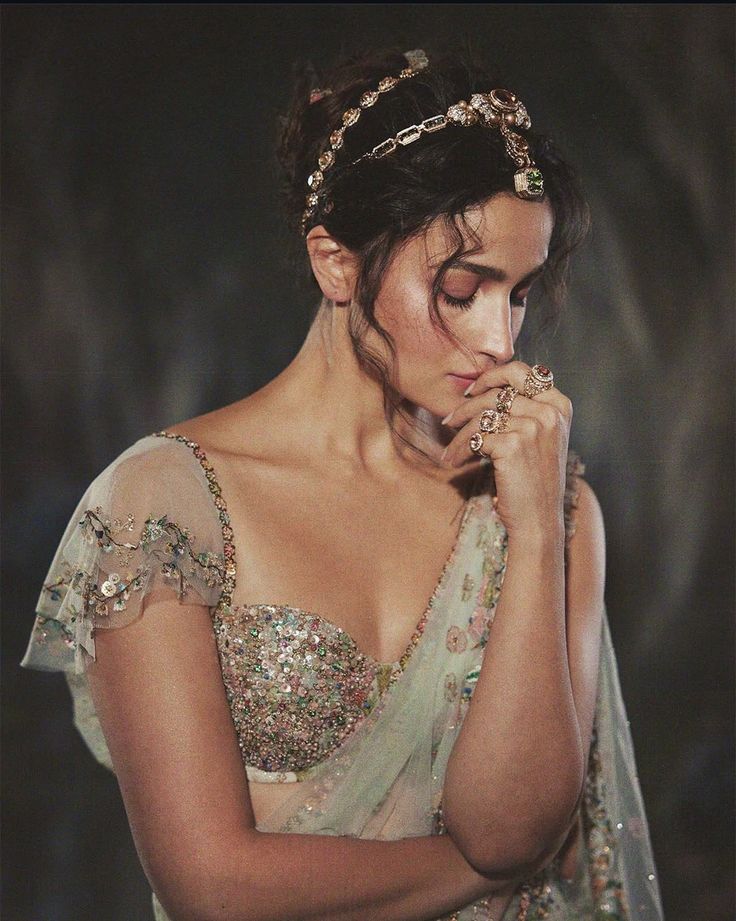 CoreAliaa's tweet photo. Alia Bhatt wore custom Sabyasachi Saree to the Met Gala'24✨ https://t.co/7WzIHKd6LV