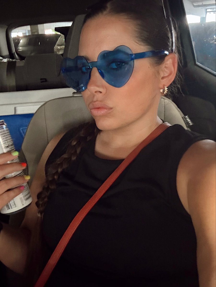 lindsey ok tweet media