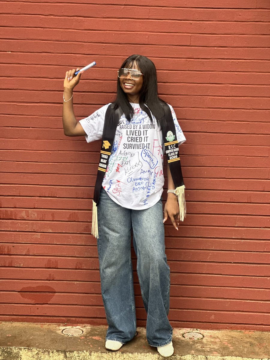 _Titilayo___'s tweet photo. My journey of thousand miles in funaab has finally ended 🤭😍
Uniiii, I’m done with you!🎉
#FUNAABClass26 
#Classof2026 https://t.co/VDGgkpu6Y6