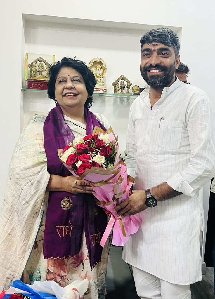 ivedpatel09's tweet photo. आज भाजपा की राष्ट्रीय मंत्री डा अल्का गुर्जर जी को राज्यसभा का प्रत्याशी घोषित होने पर उनके जयपुर स्थित निवास पर बधाई दी !
बहुत बहुत बधाई दीदी 🙏
@alka_gurjar  @BJP4Rajasthan 
@BJP4India https://t.co/xWyImw3qwt