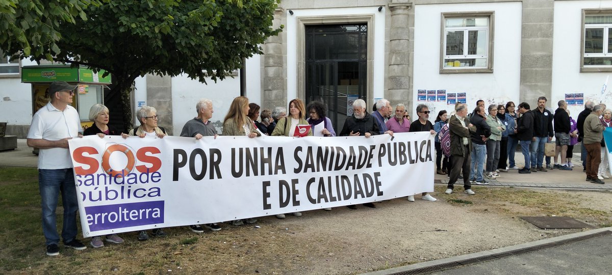BNGFerrolterra's tweet photo. En Defensa da nosa sanidade pública. Non deixemos que o PP a destrúa.
Hoxe en #Ferrol na mobilización de @sos_sanidade https://t.co/BTiLD5Vjsv