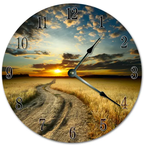 LunaGitana0333's tweet photo. El mandala del tiempo y el alma antigua:
¿Y si no fuéramos solo almas metidas en un cuerpo… sino viajeros del tiempo disfrazados de humanos?  

No hablo de DeLoreans ni de paradojas científicas.   
 Hablo de vos y de mí: 
 Seres que saltan de era en era, de vida en vida, juntando pedacitos de luz y oscuridad para recordar quiénes somos de verdad.

Sabés que sos un viajero temporal cuando:  
 Sentís nostalgia por lugares donde nunca pisaste… o donde sí estuviste, pero en otra piel.

Una foto antigua te remueve algo profundo, como si hubieras vivido ese momento.

Soñás batallas, amores o despedidas que no son tuyas… pero duelen como si lo fueran.

El presente te aburre porque tu alma ya quemó mil “ahoras” y busca el próximo giro.

Tenés una sabiduría que no te enseñaron en esta infancia: 
 Perdonás antes de que te hieran, intuís peligros que otros ni ven, y hablás como quien ya vio el final de la película.

Para nosotros el tiempo no es una línea recta. 
 Es un mandala, un río que vuelve sobre sí mismo, donde pasado, presente y futuro se besan en el centro… justo donde late tu corazón ahora.

Cada dificultad que atravesás no es un castigo. 
 Es un portal que abriste en otra línea temporal.

Cada persona que amás, o dejás ir, es un reencuentro antiguo, un “nos volveremos a ver” que firmaste hace eones.

Ser viajero del tiempo no significa cambiar la historia… Significa comprenderla tan hondo que dejás de repetir los mismos errores.

Significa soltar la mochila llena de culpas viejas y caminar más liviano hacia el próximo salto.

Al final no viajamos para huir del tiempo…
Viajamos para dominarlo desde adentro.  
 Para recordar que el amor, las lecciones y la luz nunca caducan.  
 Y vos… ¿en qué época estás de visita en este momento?