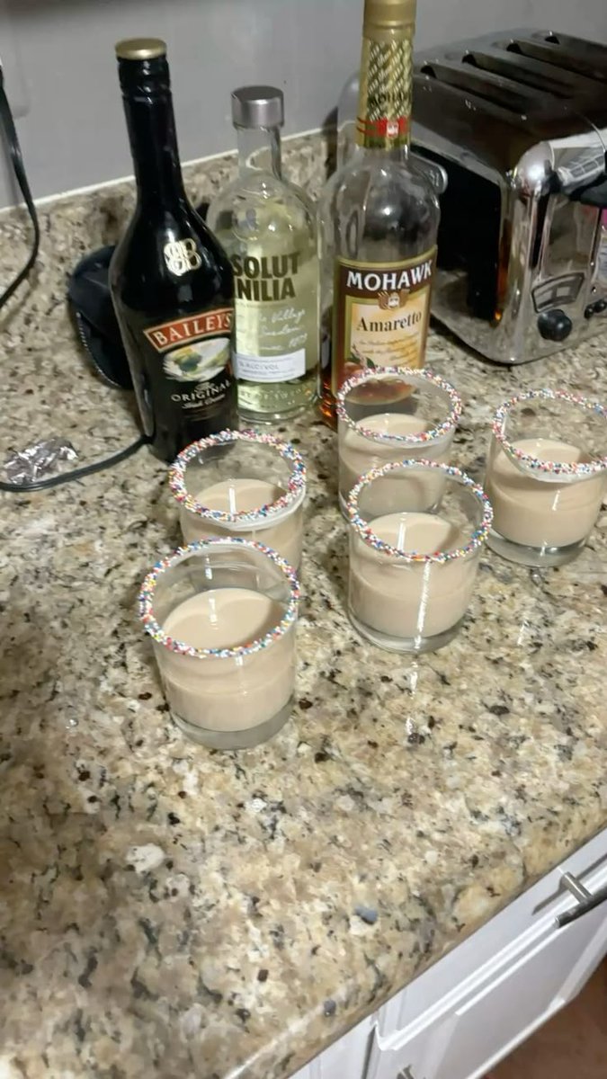 FlyingPhoenix00's tweet photo. I'm home and it's a more alcohol kind of night https://t.co/FjRPHV42oj