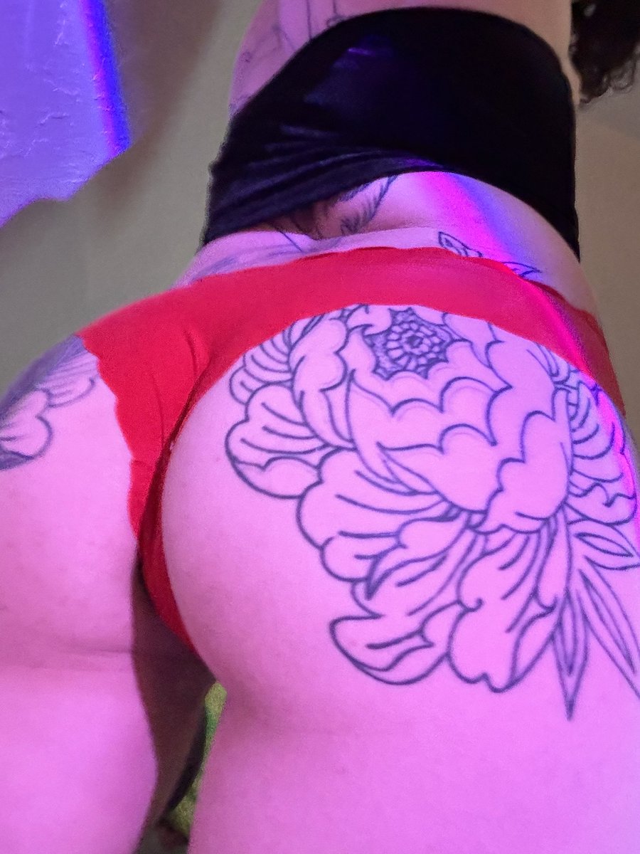 hexedhazel's tweet photo. ⭑.ᐟ  would you worship this ass?? 🌱😵‍💫 https://t.co/s2XfKcmgUo