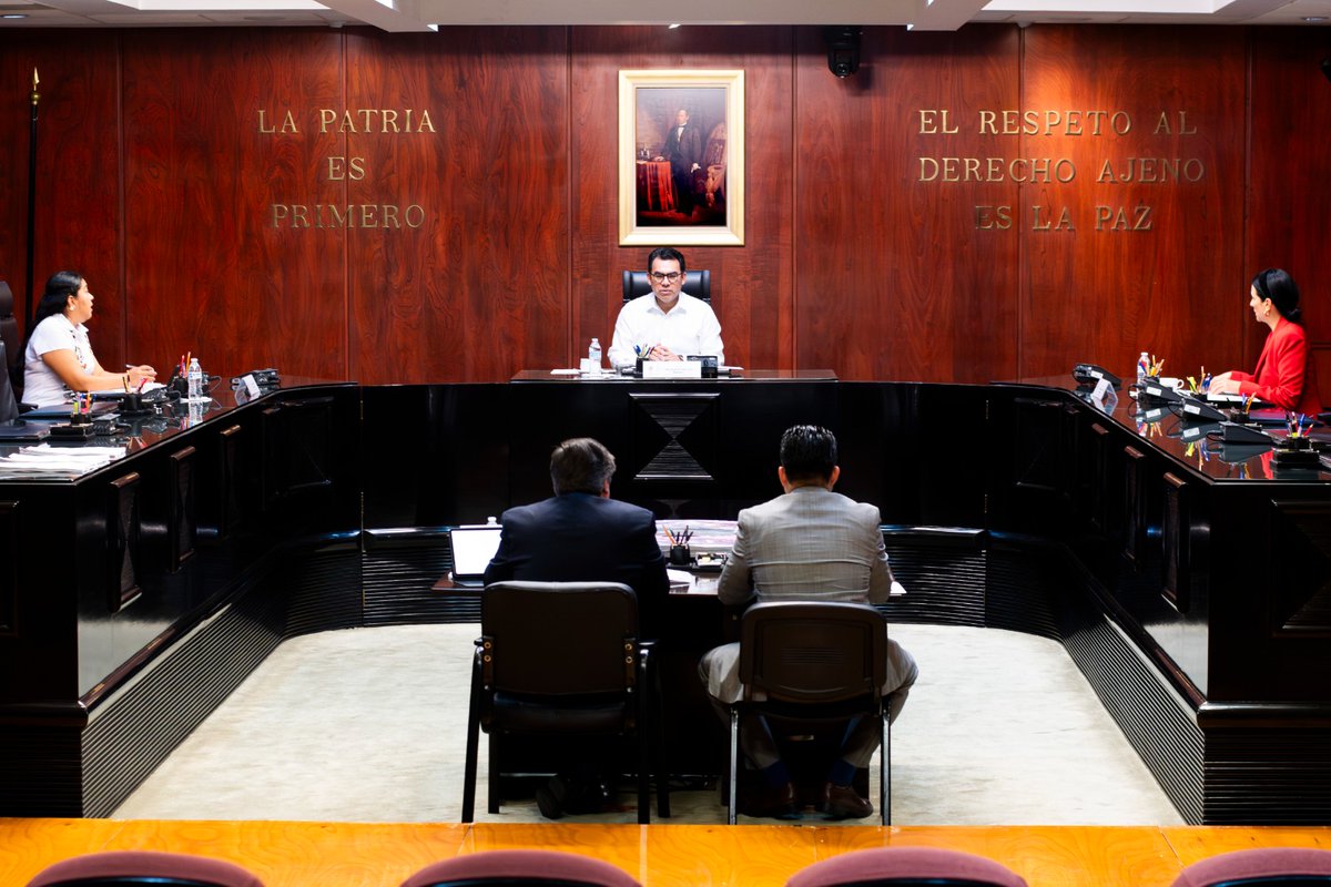 OAJ_Mex's tweet photo. 🛎️ #HoyEnElOAJ | La Comisión de Disciplina y Substanciación de Responsabilidades del Personal Administrativo, que preside el Mtro. José Alberto Gallegos Ramírez e integran la Mtra. Catalina Ramírez Hernández y la Lic. Surit Berenice Romero Domínguez, sesionó este día para revisar y aprobar diversos puntos en beneficio de las dinámicas laborales de personas servidoras públicas del OAJ  🔎✅