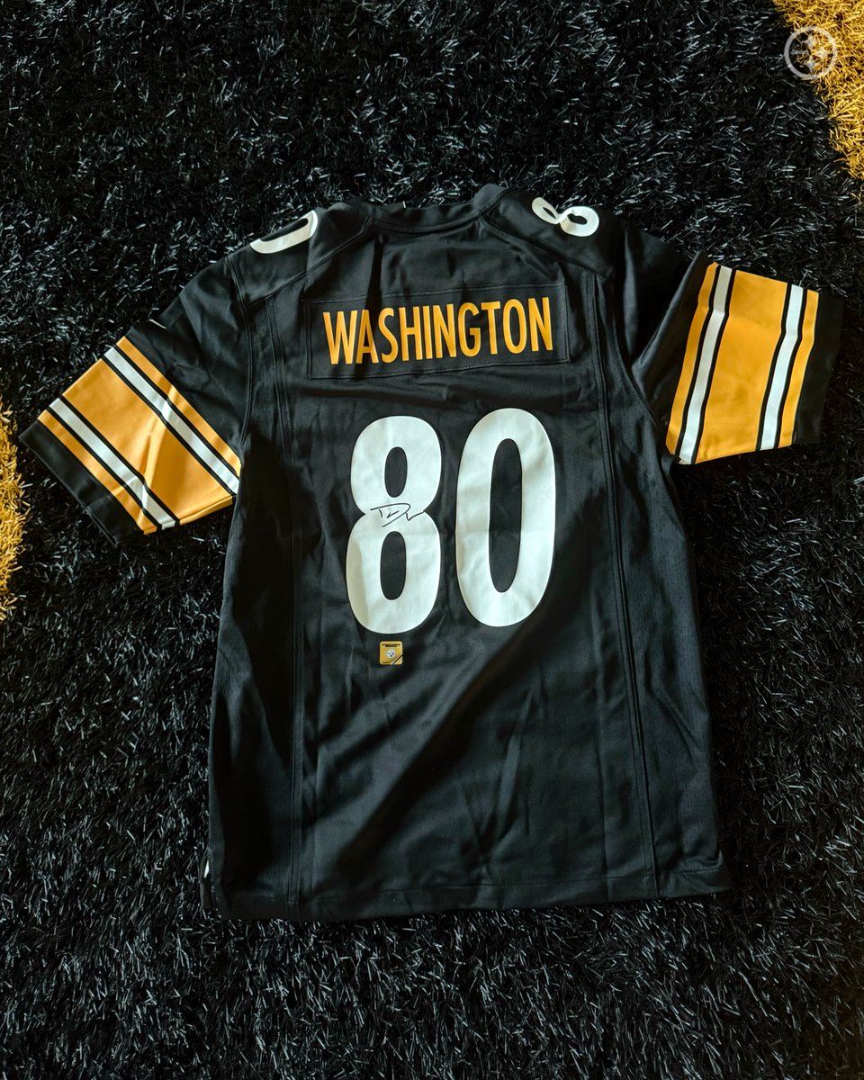 steelers's tweet photo. RP for your chance to win this signed @_Dwfootball11 jersey‼️ https://t.co/ky0NqpVvLo