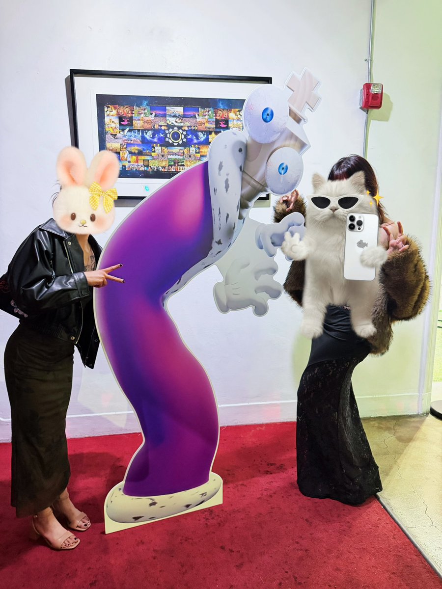 kissykissynumi's tweet photo. from the TADC premiere!!! i thought these pics were sillier HFJSKFKGK https://t.co/x5dwDOGl9m