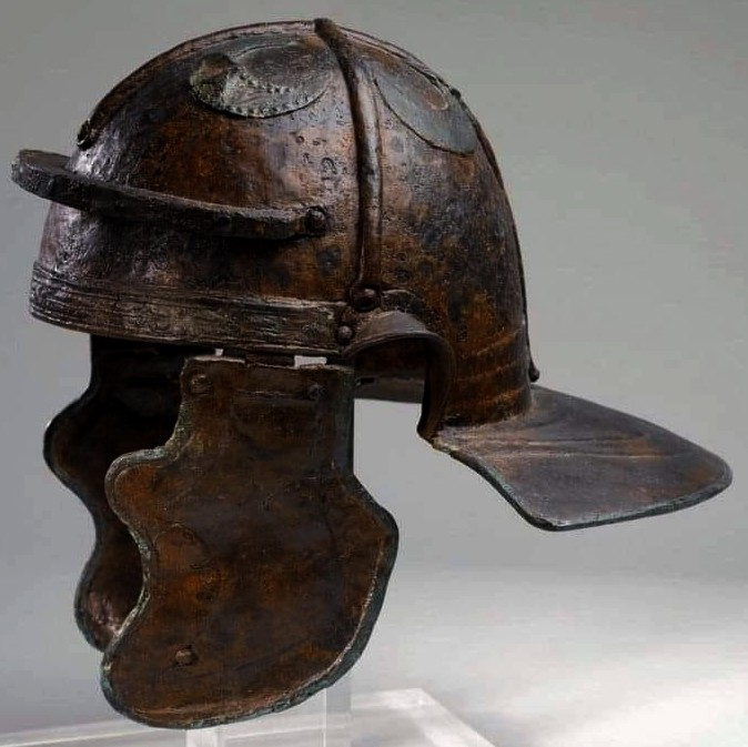 romanhistory1's tweet photo. 2nd Century CE
Found in Hebron,
Israel Roman Legionary Helmet https://t.co/4GKwNNHIFC