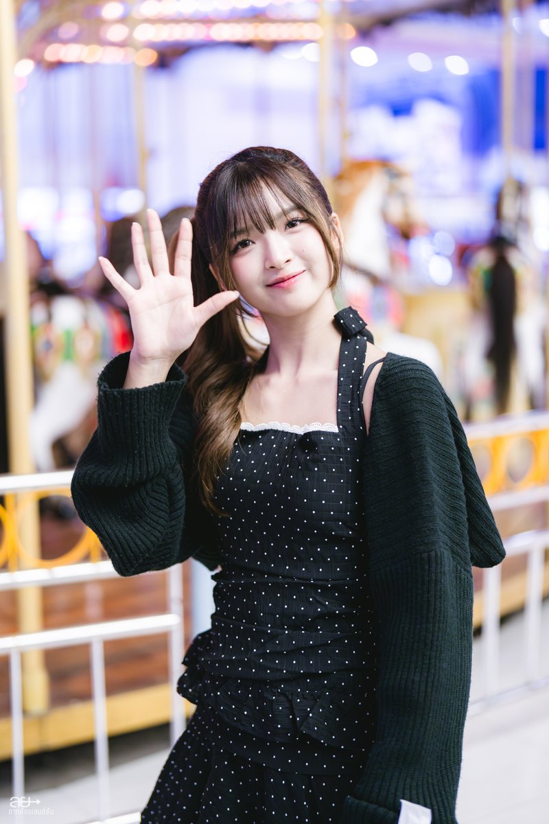 lensyuem's tweet photo. 🖤
#BNK48 #PraewBNK48 https://t.co/mtuSvfmzTZ