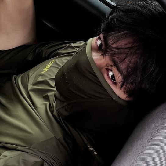 96BASHH's tweet photo. 𝓒onheça-me.  
 ⠀  
⠀—⠀𝓝ome : Jake Peralta.
⠀—⠀𝓐ltura : 1,83.
⠀—⠀𝓘dade : 27.
⠀—⠀𝓢igno : escorpião.
   —   𝓔stado civil : solteiro.
⠀—⠀𝓢exualidade : Bi
⠀—⠀𝓔stação favorita : Primavera 
⠀—⠀𝓒or favorita : verde https://t.co/YyonedM2t1