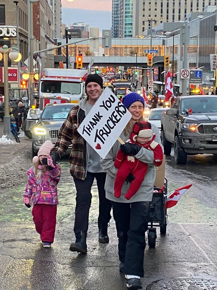housingdrama's tweet photo. @UtdforBritain MSM independent news is evidence➡️ including citizens 🚫own or have restricted access to fire arms/weapons; 🇪🇺aligned countries appear to be importing military aged men #Canada people in 2  of 3 pictures rarely to never charged,can  own banned weapons 👇 https://t.co/ZAZURTcwnN