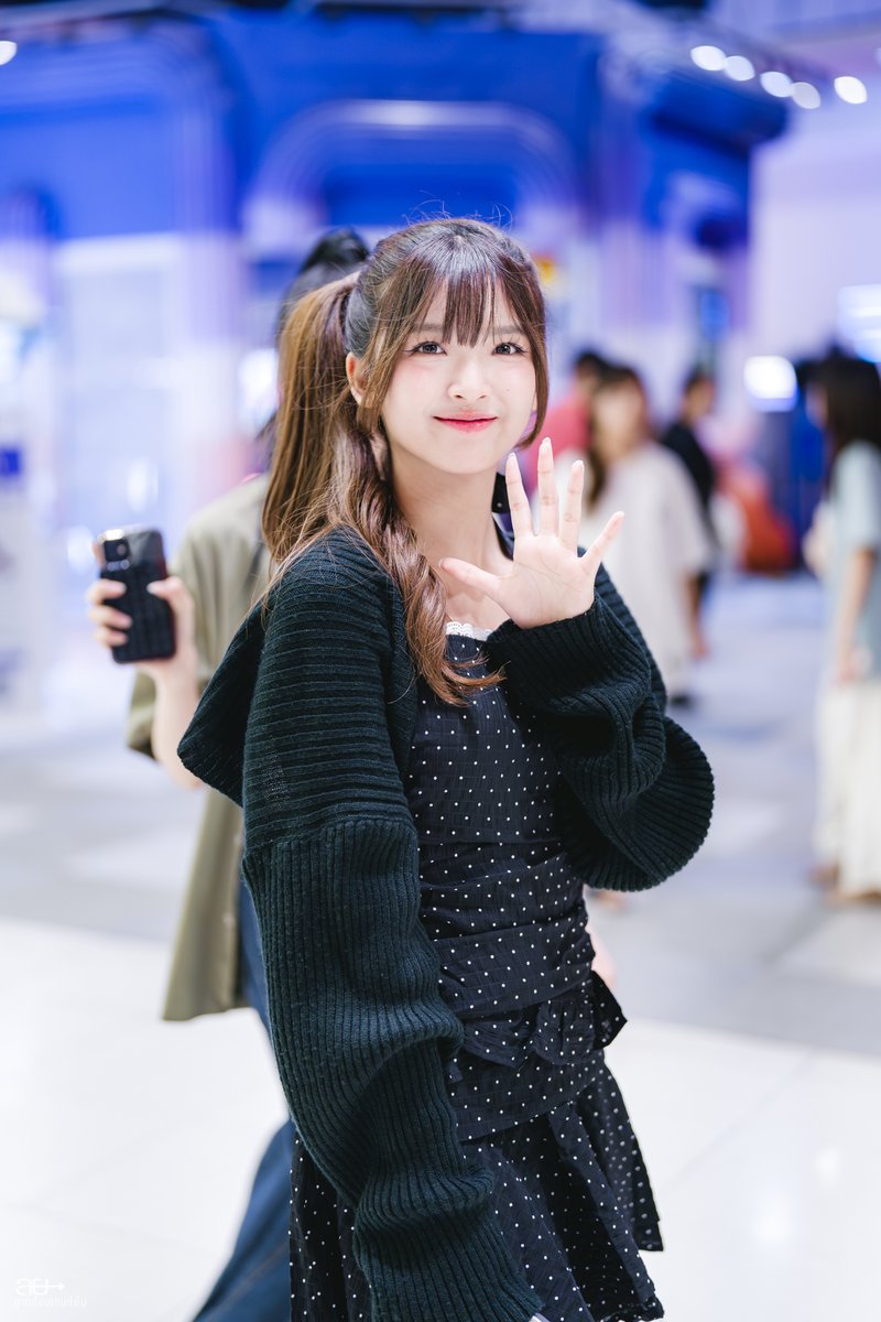 lensyuem's tweet photo. 🖤
#BNK48 #PraewBNK48 https://t.co/mtuSvfmzTZ