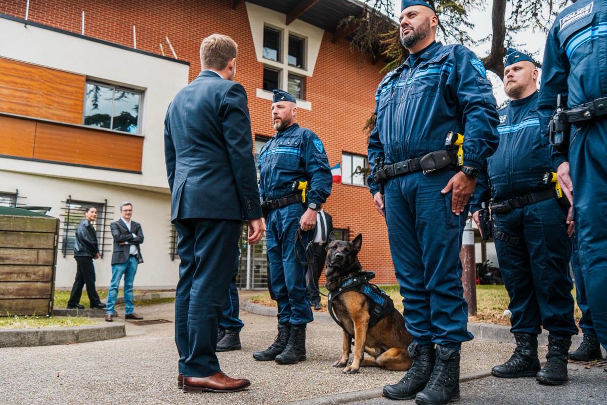 JD_Berger's tweet photo. A @AulnaysousBois, je sais la détermination du maire @brunobeschizza, du @Prefet93, et du @prefpolice qui œuvrent pour la tranquillité dans la ville. 

Je veux saluer leur engagement et celui des forces sur le terrain dans la lutte contre toutes les formes de délinquance. https://t.co/1dfOyXC6l8