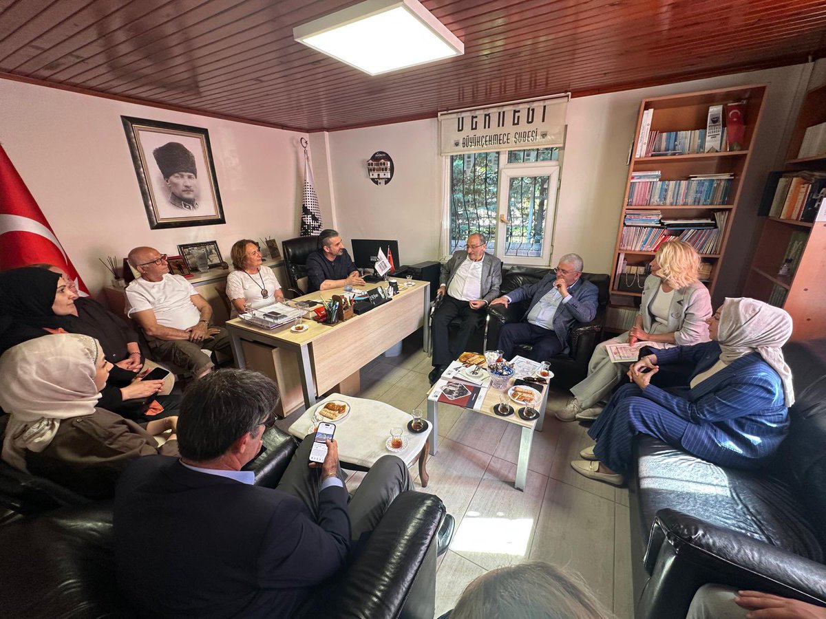 medeniylmz's tweet photo. Cumhuriyet değerlerinin gelecek nesillere aktarılması adına önemli çalışmalar yürüten Atatürkçü Düşünce Derneği Büyükçekmece Şubesi’ni ziyaret ettik.

Nazik ev sahiplikleri ve samimi sohbetleri için dernek yönetimine teşekkür ediyor, Cumhuriyetimizin temel değerlerine sahip çıkma noktasında gösterdikleri özverili çalışmalarında başarılar diliyoruz. @alibabacan @devapartisi @keremaltun65 @busrasakinmaz @veyselgulerr62 @rasihdanis @Adem04Batur @sultanotlu @ilkereker01 @A_HakanAgaoglu @SongulOdunk @yildizozguvenn