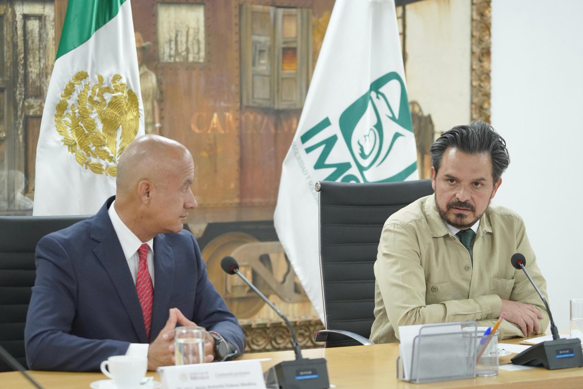 Tu_IMSS's tweet photo. 🖋️✍🏻 Firman @SICTmx  e #IMSS convenio marco para la construcción de Centros de Educación y Cuidado Infantil. #CECI

👉🏻 https://t.co/j9vTwcvYxf https://t.co/pu62EOlreY