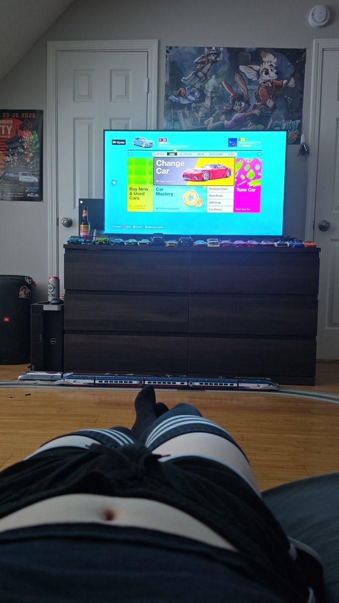electric_floof's tweet photo. Love having a reason to boot up Forza every week again. Who else up grinding the festival playlist? https://t.co/EGPfXXJFhU