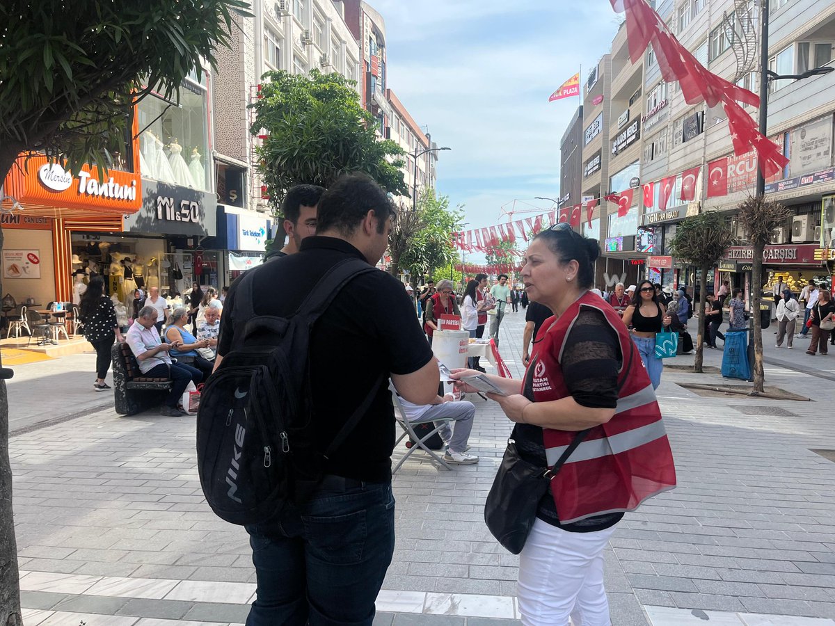 vatanistavcilar's tweet photo. Avcılar Meydanı'nda masa açarak “İran’ın Zaferi ve Yeni Dünya” başlıklı panelimizin duyurusunu başlattık.

Panelimize tüm halkımız davetlidir. https://t.co/avtBJW9qXD
